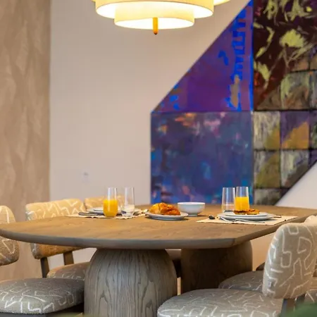 בית נופש Luxury 2-bedroom Townhouse In Principe Real *