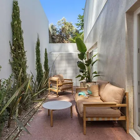 Luxury 2-bedroom Townhouse In Principe Real בית נופש *