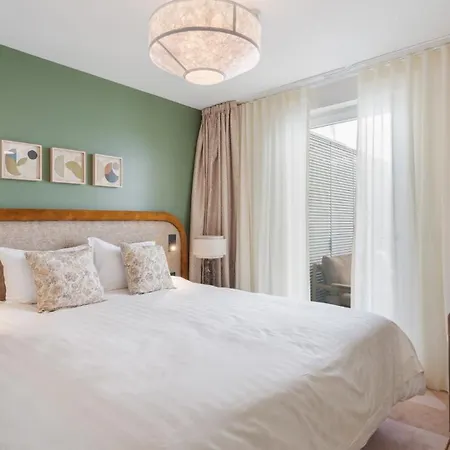 Luxury 2-bedroom Townhouse In Principe Real בית נופש ליסבון