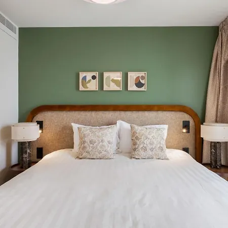 Luxury 2-bedroom Townhouse In Principe Real