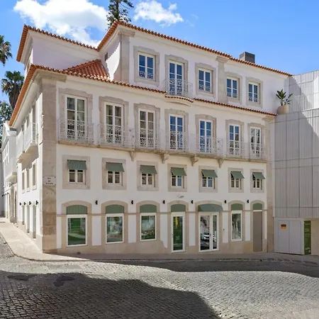 Luxury 2-bedroom Townhouse In Principe Real בית נופש ליסבון