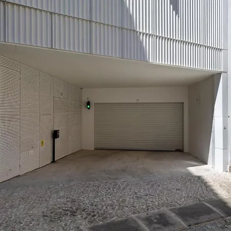 Luxury 2-bedroom Townhouse In Principe Real בית נופש